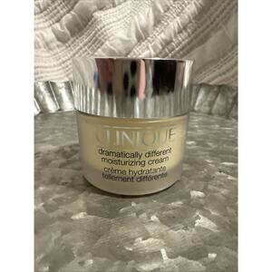 Clinique Dramatically Different Moisturising Cream - 50ml